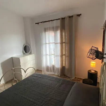 Private Front Maisonette 3 Bedroom Mikiverna Hébergement de vacances